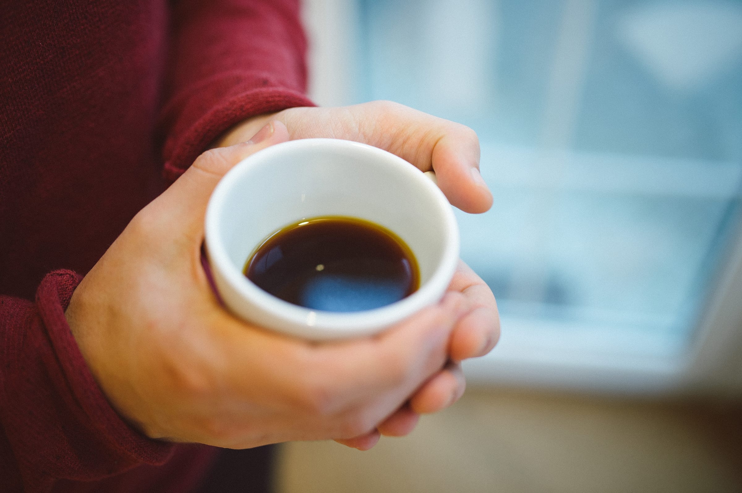 Šálka čerstvej kávy