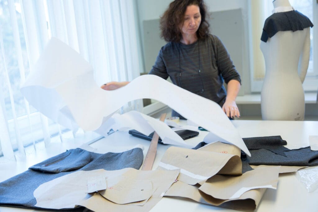 Nehera papierový strih