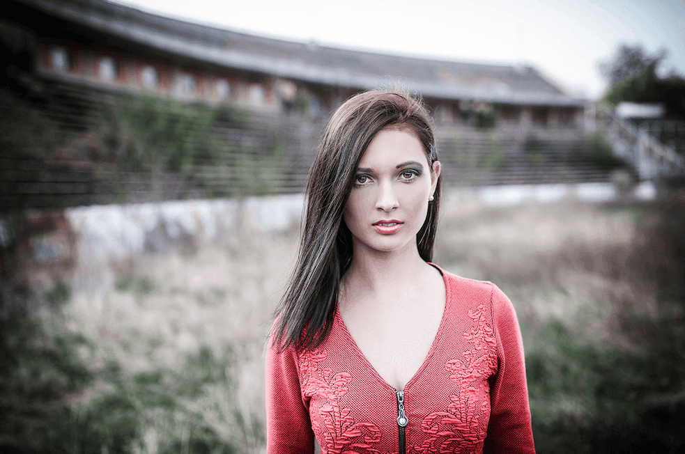 Fotografická odrazová doska odráža svetlo do vlasov, pre ich lepšie vykreslenie a lesk.