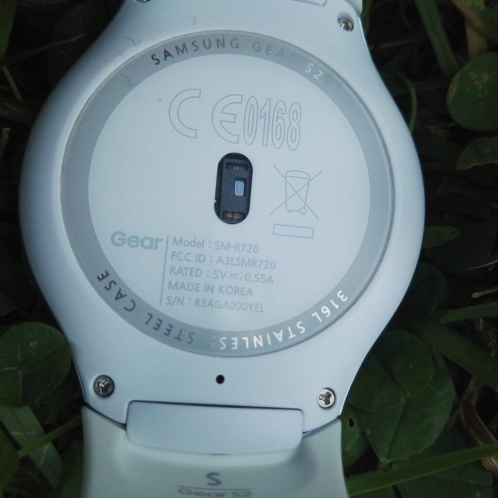 zadná strana samsung gear s2
