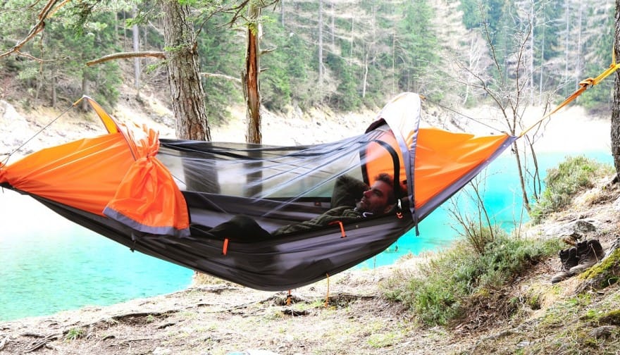 [lnk url="http://www.outdoorhub.com/news/2016/05/12/first-look-ultimate-backcountry-tenthammock/"]Zdroj: Flying Tent[/lnk]
