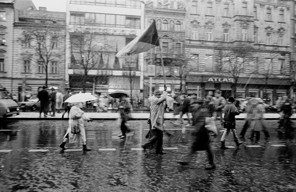 [lnk url="https://commons.wikimedia.org/wiki/File:Praha_19891122-418-14.jpg"]Zdroj: Wikimedia Commons, Autor: Gampe[/lnk]