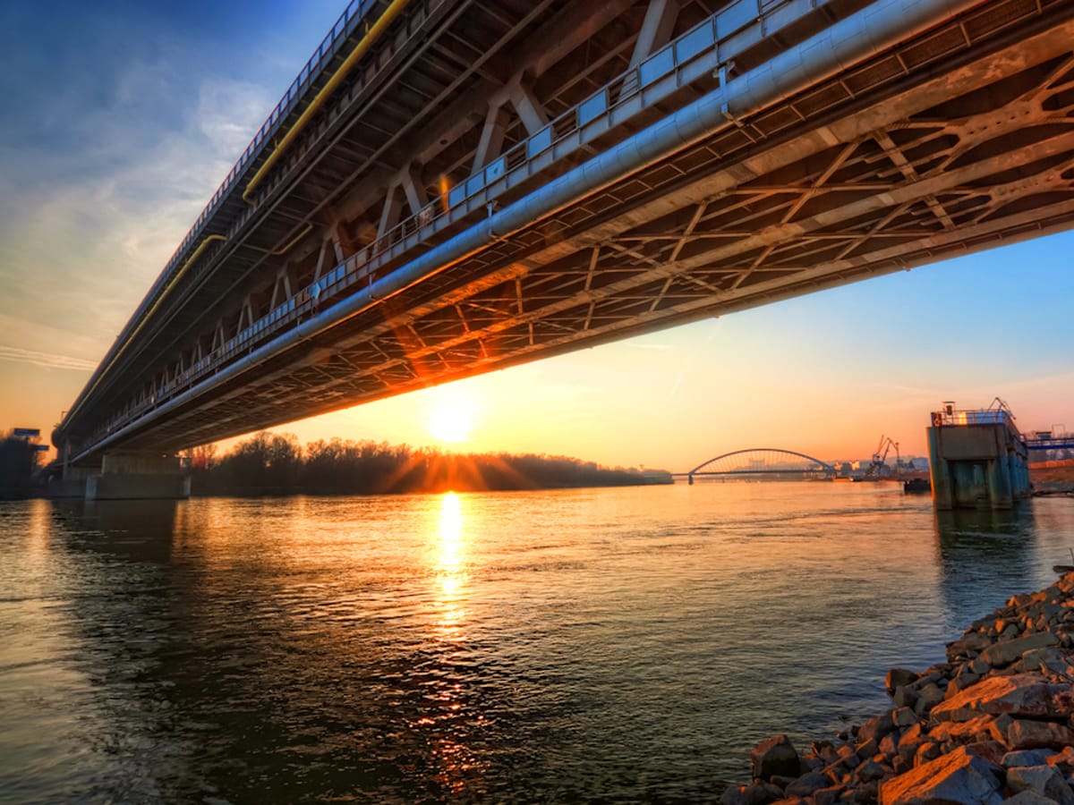 [lnk url="https://www.flickr.com/photos/theodevil/5539375864/in/photolist-rrgsnw-DutoNu-e19F9D-7VGhHm-9AfpJk-38cZdw-38cYPU-5an3Pk-eWZuc-388pgp-5aqccS-38cYZf-oDS93K-9ruKsq-5akS6Z-6Fp99A-dC4Xs-8HsxMM-6FjYWp-FgnJEB-5aq9Tw-GFWHU-FntAdy-CC8gdy-rDwuMe-8xxup4-dTY6vw-ECuYdv-9rCxmJ-7iyhWd-zUbrae-uhTPhq-u1Gqhb-6NscWp-u1Gvcb-8xxtQH-eEqwGG-5416XE-zWWcjt-LTg7ZB-LqdsVE-L2K9EG-KtKH7k-ruP39g-66BXrs-L4FiMb-9qcyUa-75CDQi-75CDNc-5jjoZc"]Zdroj: Flickr, Autor: Miroslav Petrasko[/lnk]