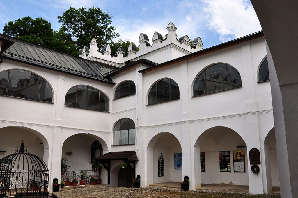 Kaštieľ v Strážkach