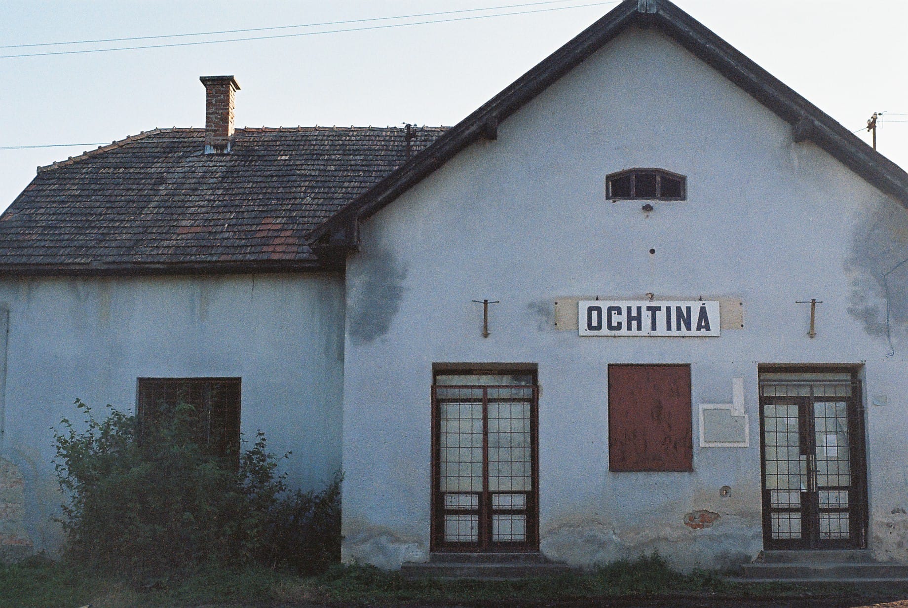 Ochtiná, Vlaková zastávka
