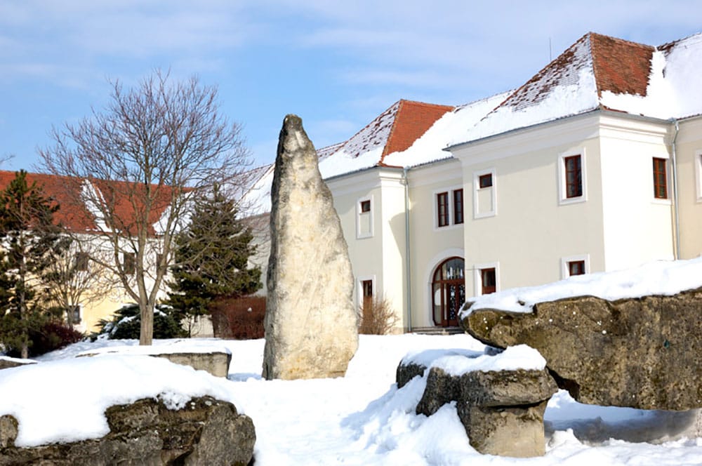 Holíčske megality