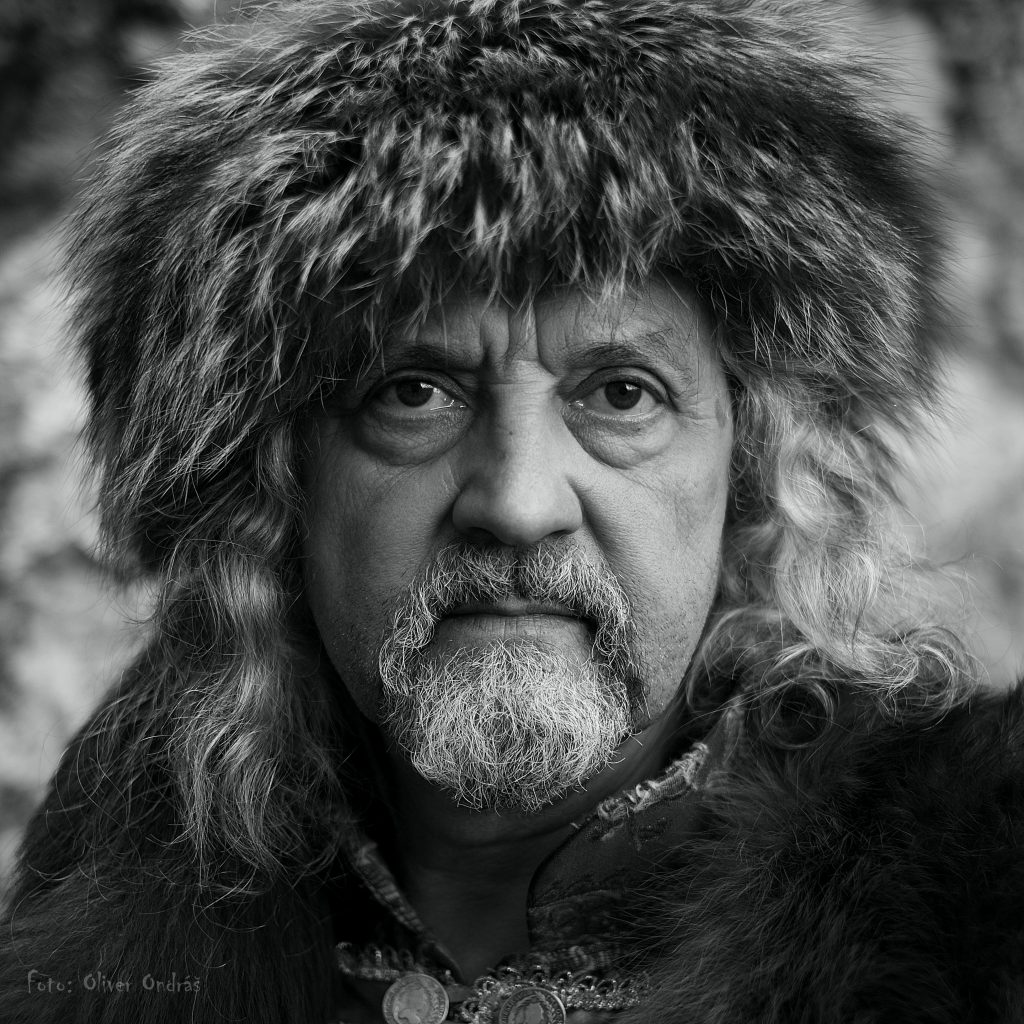 Miloslav (60) je šéf šermiarskej skupiny Páni Spiša zo Spišského Podhradia, na fotke v kostýme zo 17. storočia