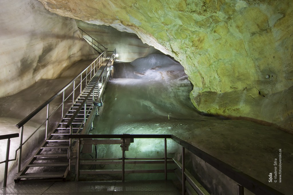Ruffínyho koridor dostal svoj názov podľa Eugena Ruffínyho, ktorý jaskyňu objavil v roku 1870 s pomocou ďalších troch kolegov.